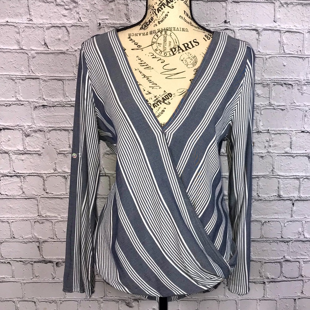 Alythea Women’s Long Sleeve V-Neck Pullover Stripe Gray Blouse Size Large